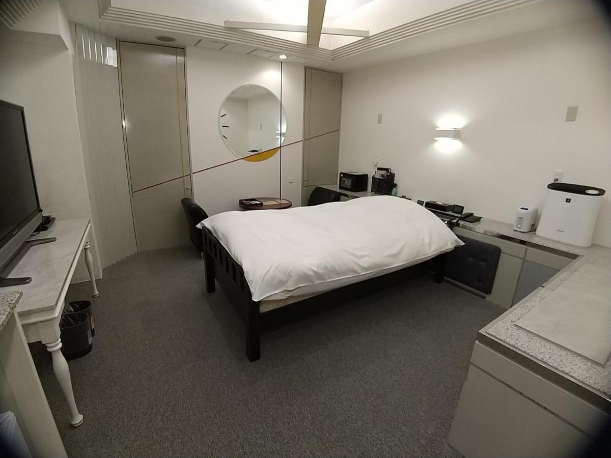 Hotel Beni East (Adults Only) Osaka Buitenkant foto