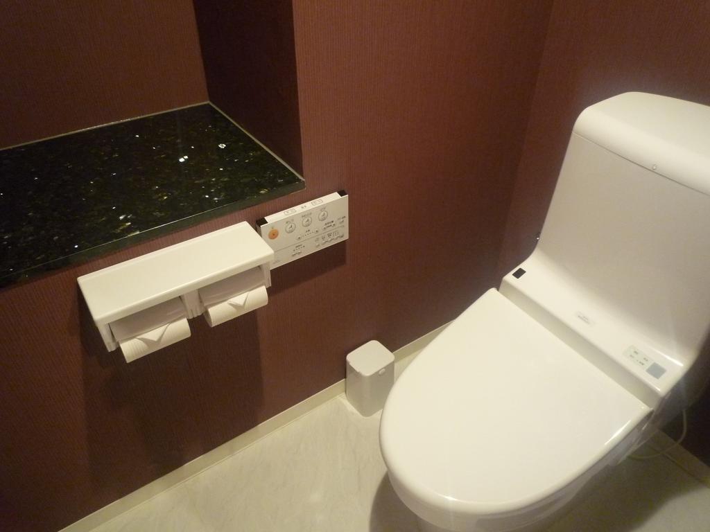 Hotel Beni East (Adults Only) Osaka Buitenkant foto