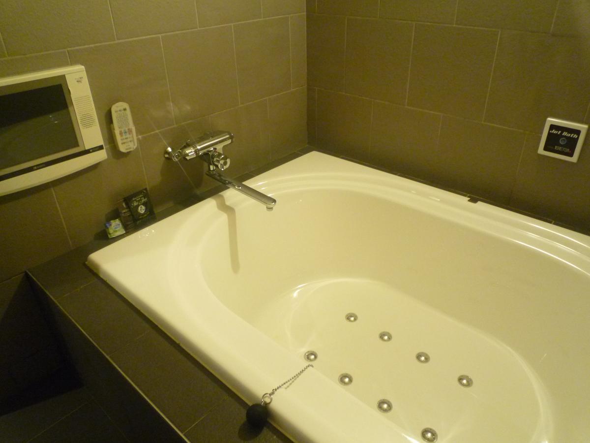 Hotel Beni East (Adults Only) Osaka Buitenkant foto