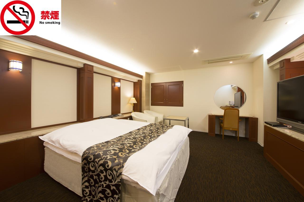 Hotel Beni East (Adults Only) Osaka Buitenkant foto